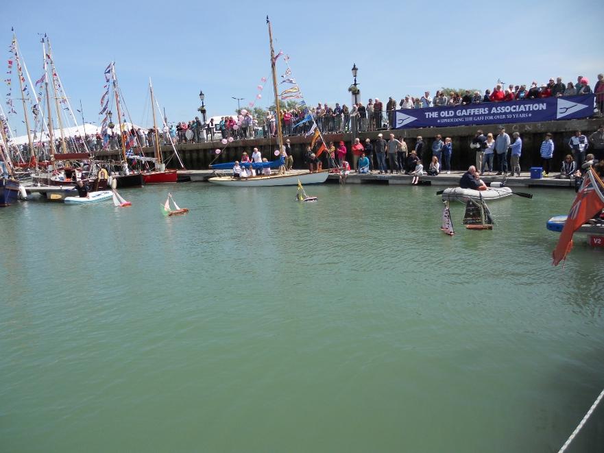 The Log Race. Guaranteed to test ingenious log yacht designers © J Warren 2015 