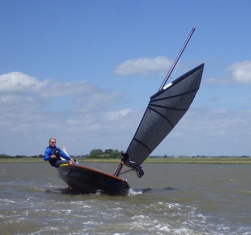 Fyre, the only lug rigged 505, reefed down ©Pete Sweeney 