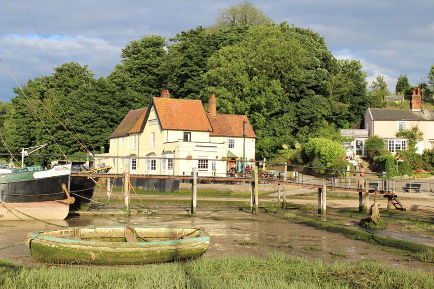 Pin Mill, River Orwell ©Peter Willis 