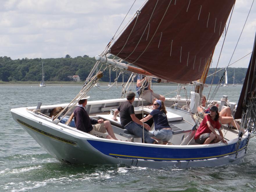 Transcur with her family in the Orwell ©Alistair Randall 2015 
