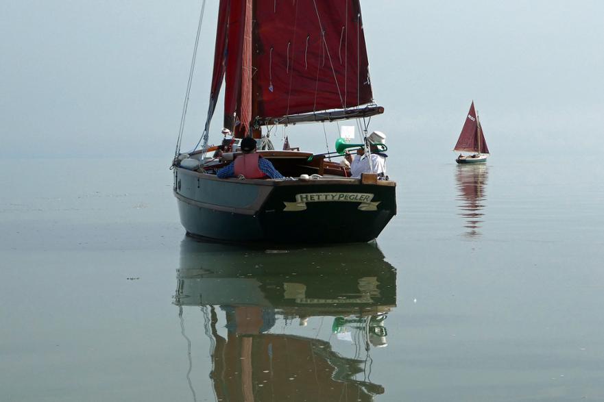 Flat water music-Hetty-VivHead