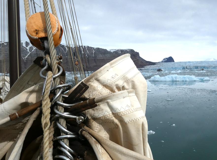 TB 2 Glacier anchorage