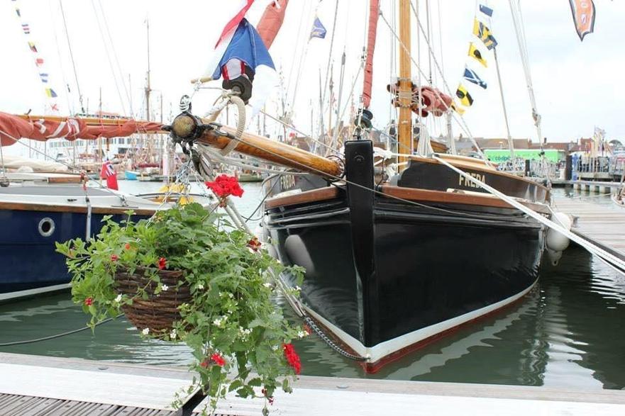 1584Freda3 